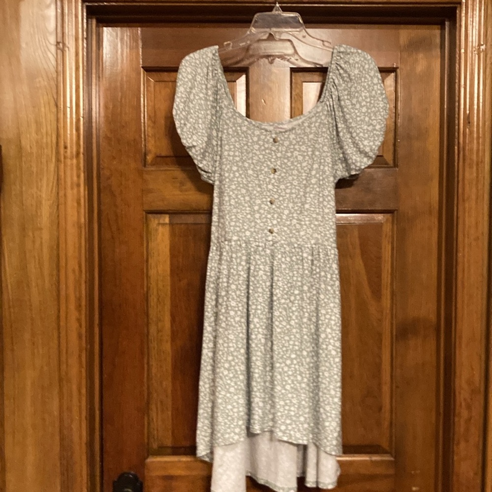 XXL Junior or XL Women’s No Boundaries Sage/White Floral Stretch High Low Dress